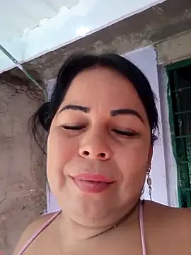 Snapshot of mother2-divorced chatting on May 2026 01:43:02 PM mother2-divorced online show from May 2026 01:43:02 PM