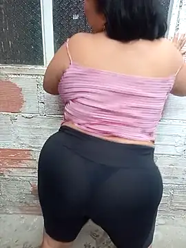 Snapshot of mother2-divorced chatting on February 2026 01:05:02 PM mother2-divorced online show from February 2026 01:05:02 PM