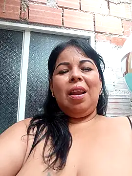 Snapshot of mother2-divorced chatting on January 2026 07:31:01 PM mother2-divorced online show from January 2026 07:31:01 PM