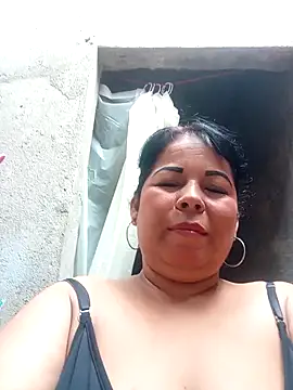 Snapshot of mother2-divorced chatting on November 2025 01:32:02 PM mother2-divorced online show from November 2025 01:32:02 PM