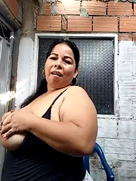 Snapshot of mother2-divorced chatting on November 2025 01:38:01 PM mother2-divorced online show from November 2025 01:38:01 PM