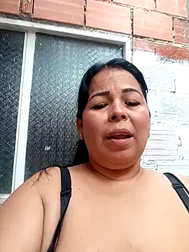 Snapshot of mother2-divorced chatting on February 2026 01:35:02 PM mother2-divorced online show from February 2026 01:35:02 PM