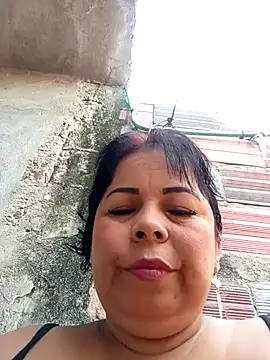 Snapshot of mother2-divorced chatting on June 2026 01:31:01 PM mother2-divorced online show from June 2026 01:31:01 PM