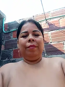 Snapshot of mother2-divorced chatting on June 2026 01:44:01 PM mother2-divorced online show from June 2026 01:44:01 PM