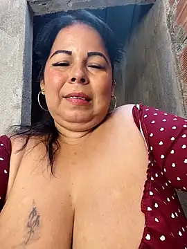 Snapshot of mother2-divorced chatting on November 2025 01:48:02 PM mother2-divorced online show from November 2025 01:48:02 PM