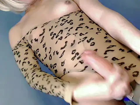 sassysiren28 online show from November 2025 05:45:01 AM