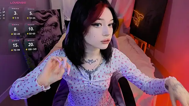 Emma Kirks online show from May 2026 12:25:02 PM