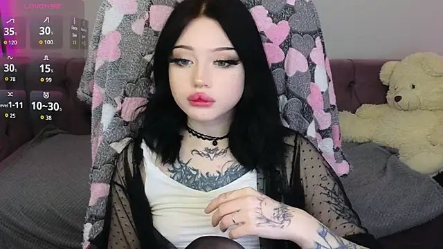 Emma Kirks online show from December 2025 10:32:02 AM