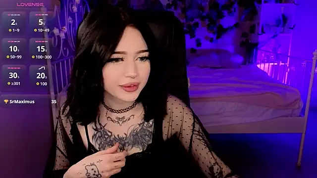 Emma Kirks online show from October 2025 10:47:02 AM