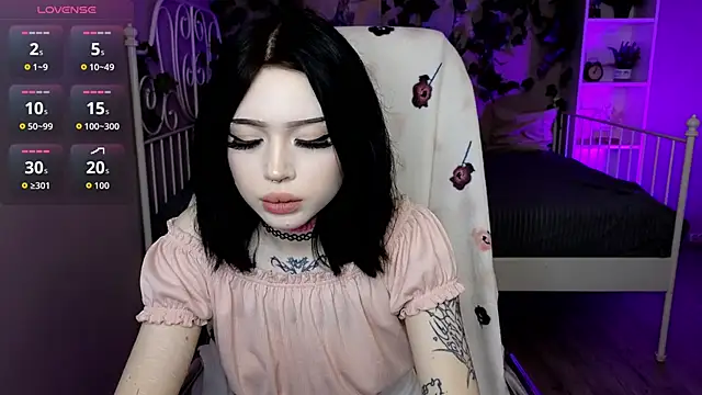 Emma Kirks online show from November 2025 10:41:02 AM