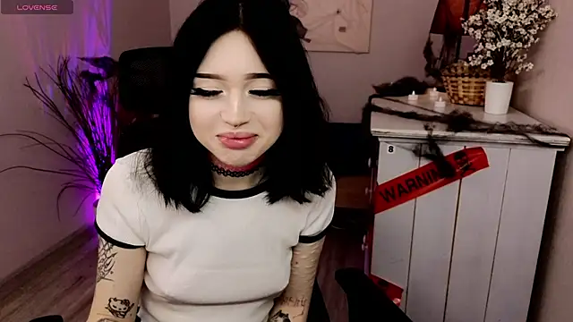 Emma Kirks online show from October 2025 10:46:01 AM