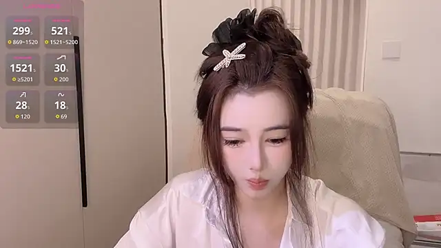 Follyise online show from November 2025 12:00:02 PM