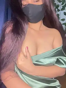 Snapshot of Cute_Marina chatting on May 2026 08:28:02 AM Cute Marina online show from May 2026 08:28:02 AM