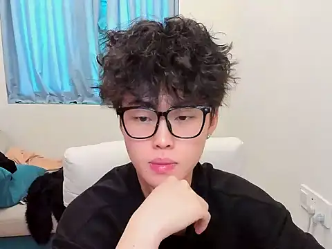 L1kuto online show from November 2025 04:06:01 AM