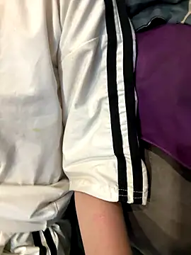 Emily-y online show from December 2025 01:00:01 PM