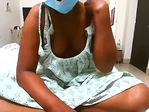 royalgirl321 online show from December 2025 05:29:02 AM