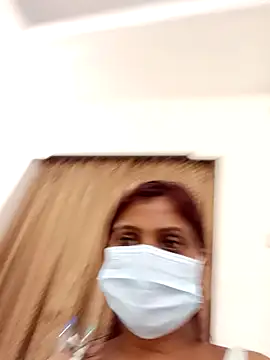 royalgirl321 online show from November 2025 02:31:02 PM