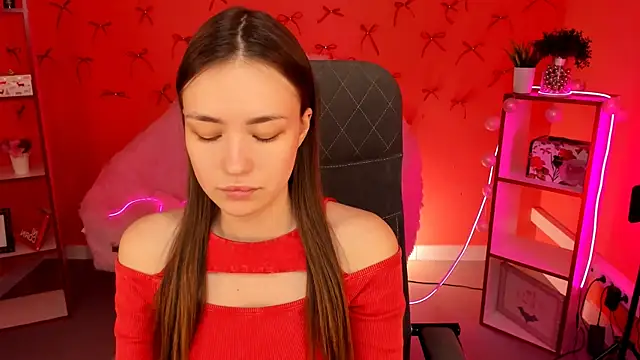 lollyrais online show from April 2026 01:09:02 PM