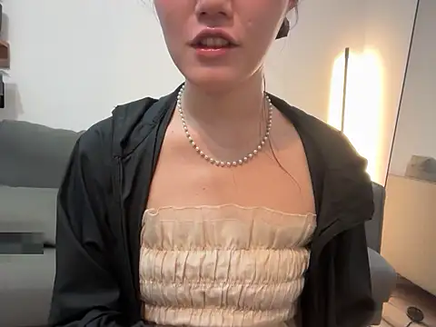 karenchaaan online show from November 2025 12:09:01 PM