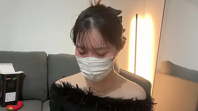 karenchaaan online show from November 2025 12:09:02 PM