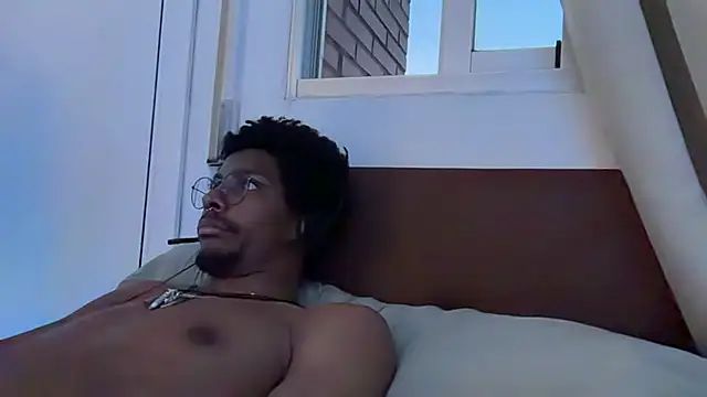 Snapshot of Albert_Madrid chatting on July 2026 08:13:01 PM Albert Madrid online show from July 2026 08:13:01 PM