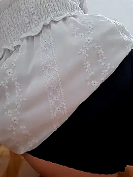 YennyeLa online show from March 2026 12:55:01 AM