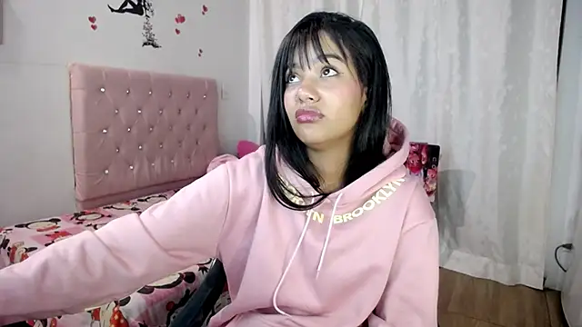 Snapshot of TaylorLight chatting on November 2025 09:31:01 AM TaylorLight online show from November 2025 09:31:01 AM