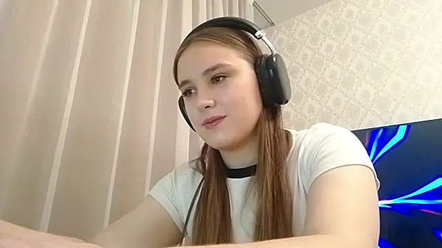 Snapshot of MilaRiviera chatting on October 2025 05:00:02 PM MilaRiviera online show from October 2025 05:00:02 PM