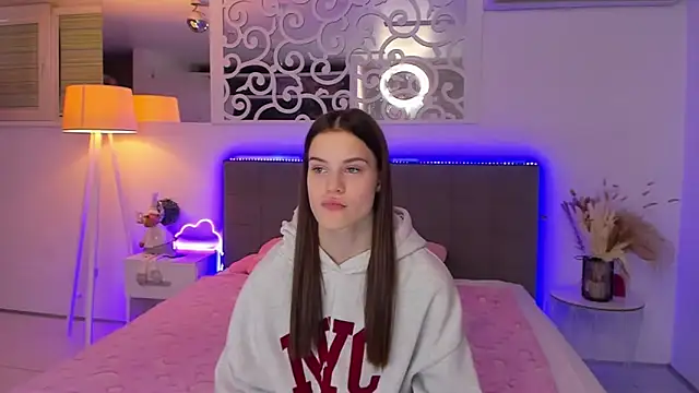 LuisaClover online show from January 2026 05:38:02 PM