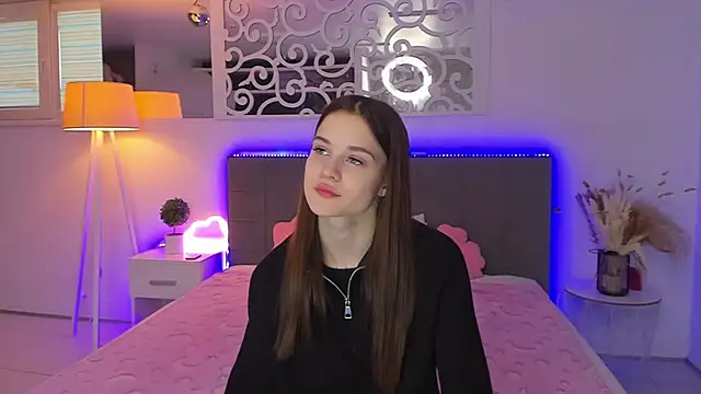 LuisaClover online show from January 2026 01:16:02 PM