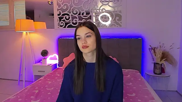 LuisaClover online show from January 2026 01:06:02 PM