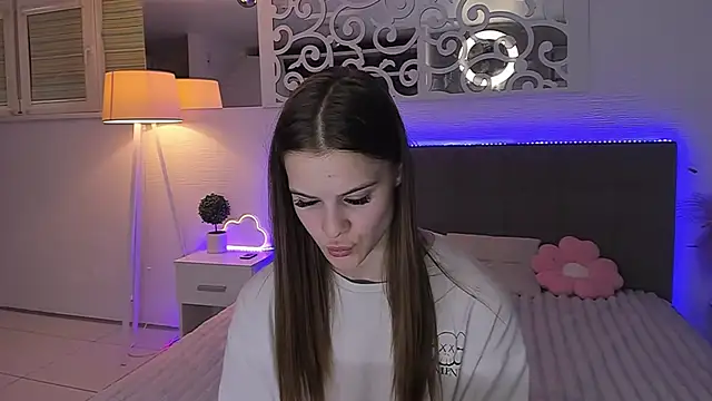 LuisaClover online show from June 2026 12:16:01 AM