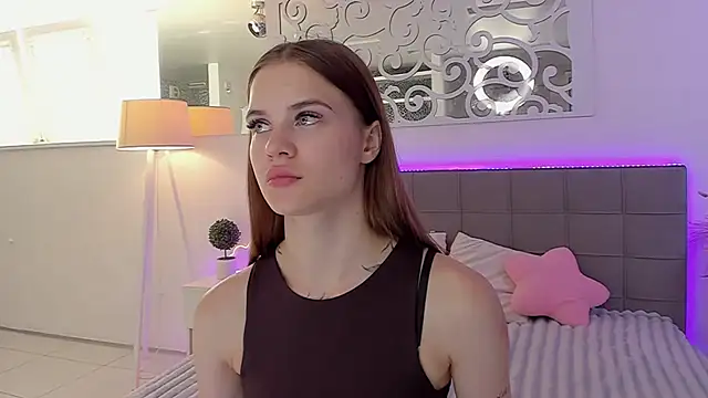 LuisaClover online show from June 2026 05:07:01 AM