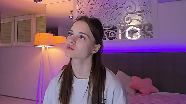 LuisaClover online show from March 2026 07:58:02 PM