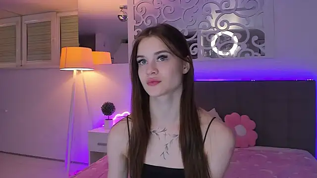 LuisaClover online show from March 2026 07:04:01 PM