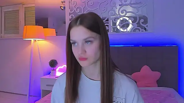 LuisaClover online show from April 2026 12:29:02 AM