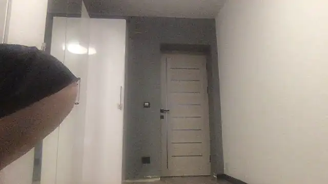 Snapshot of DollyRoma chatting on October 2025 09:19:02 AM DollyRoma online show from October 2025 09:19:02 AM