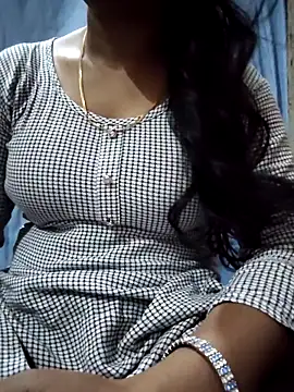 Ezabelljohn online show from May 2026 11:36:02 AM
