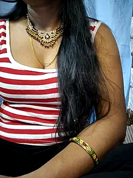 Snapshot of Ezabelljohn chatting on April 2026 04:43:02 PM Ezabelljohn online show from April 2026 04:43:02 PM