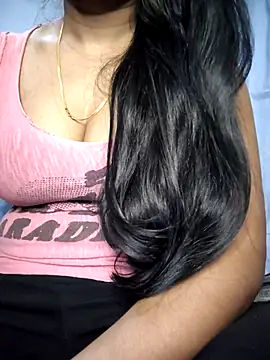 Ezabelljohn online show from April 2026 04:24:02 PM