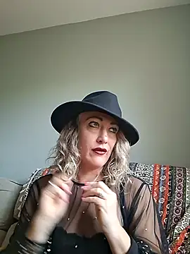 Snapshot of Raven_Fantastic chatting on October 2025 02:27:02 PM Raven Fantastic online show from October 2025 02:27:02 PM