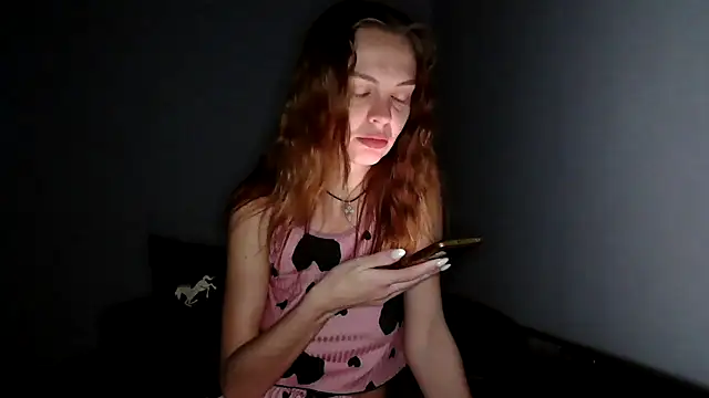 Snapshot of kriss5344 chatting on October 2025 07:35:01 PM kriss5344 online show from October 2025 07:35:01 PM