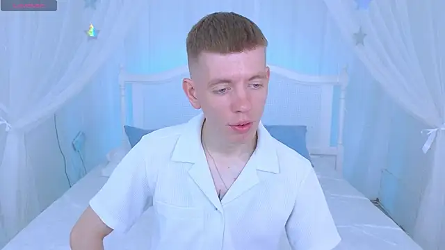 Cristian  Dior online show from April 2026 07:31:01 AM