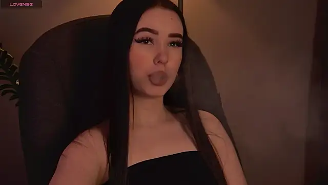 EricaKors online show from April 2026 03:46:02 PM