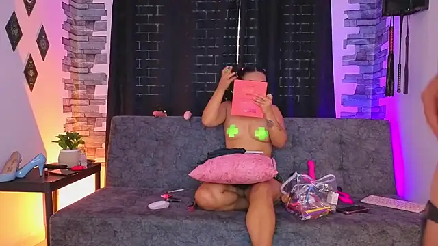 Snapshot of kasandraandsilvii chatting on November 2025 02:16:02 PM kasandraandsilvii online show from November 2025 02:16:02 PM