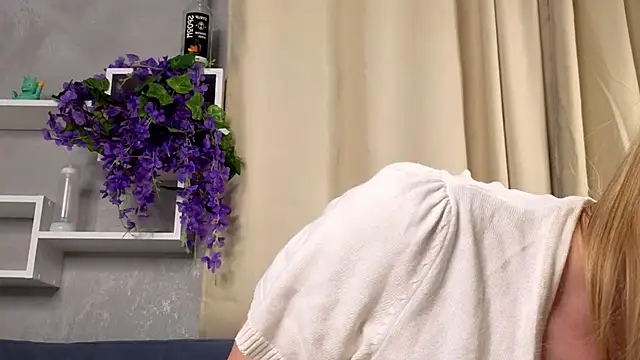 ElissaGlod online show from February 2026 01:11:02 PM