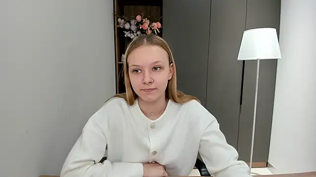 Snapshot of ElissaGlod chatting on October 2025 06:45:01 AM ElissaGlod online show from October 2025 06:45:01 AM