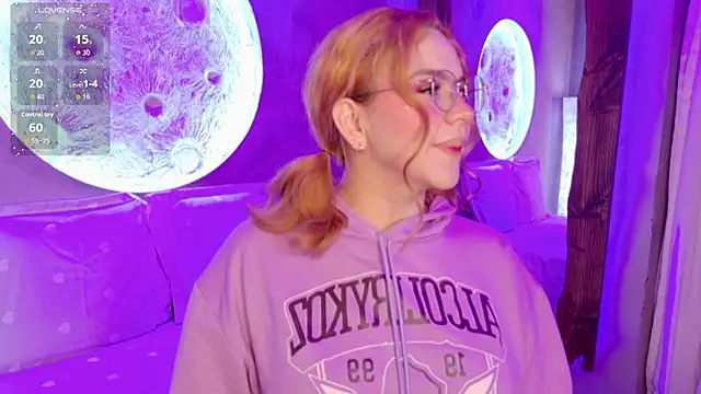 sussiestrawberry online show from November 2025 05:11:02 AM