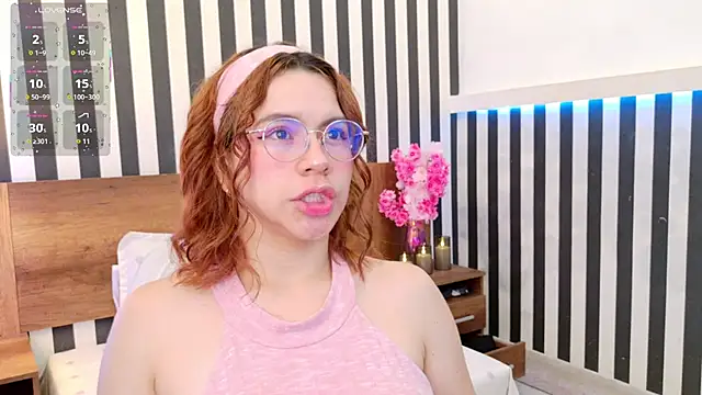 sussiestrawberry online show from October 2025 10:16:01 AM