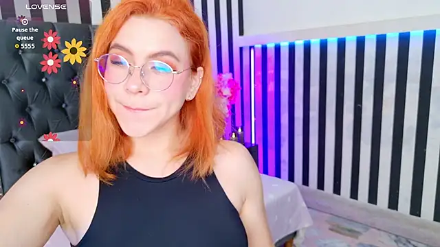 sussiestrawberry online show from October 2025 10:13:01 AM